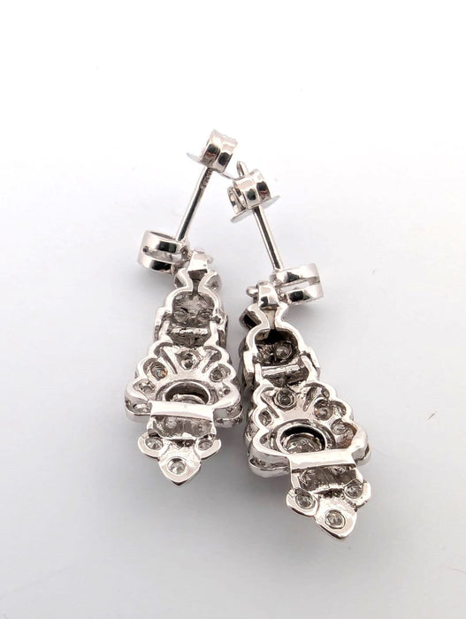 Boucles d'oreilles Boucles d'oreilles en or blanc 18 carats avec diamants 58 Facettes