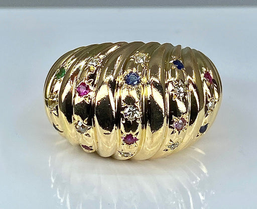 Ring 52 Ring in yellow gold and precious stones 58 Facettes AB327
