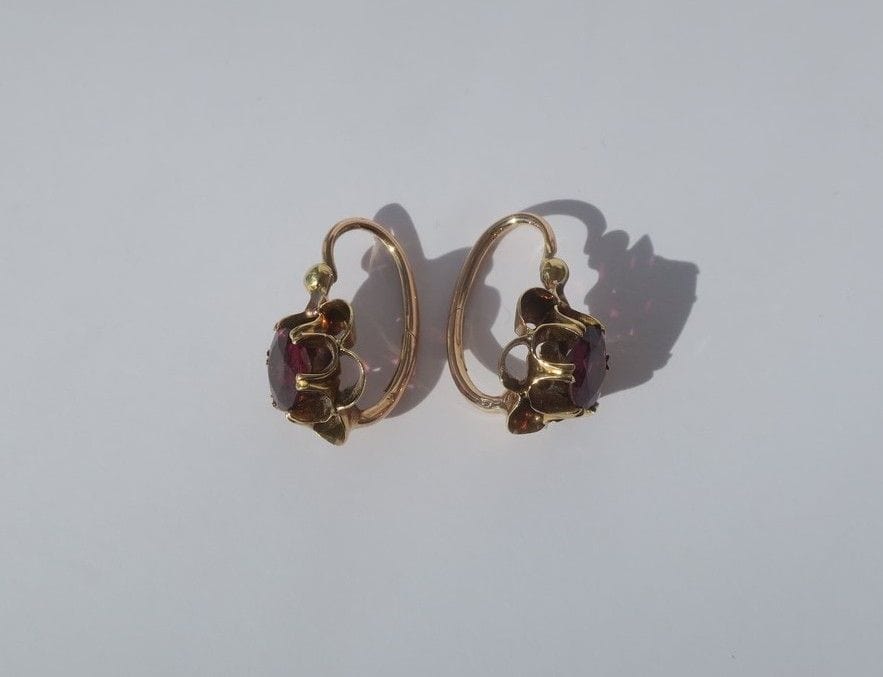 Boucles d'oreilles Boucles d’oreilles dormeuses anciennes or et grenat rhodolite 58 Facettes