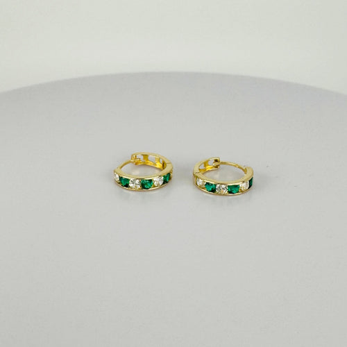 Boucles d'oreilles Boucles d’oreilles émeraudes vertes et saphirs blancs en or jaune 14k 58 Facettes 2512018