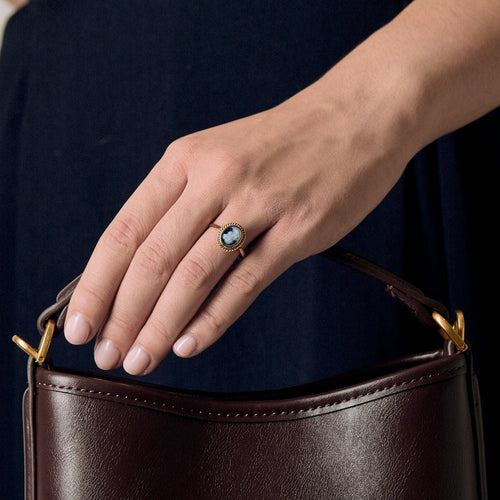 Bague or jaune sertie d'un camée