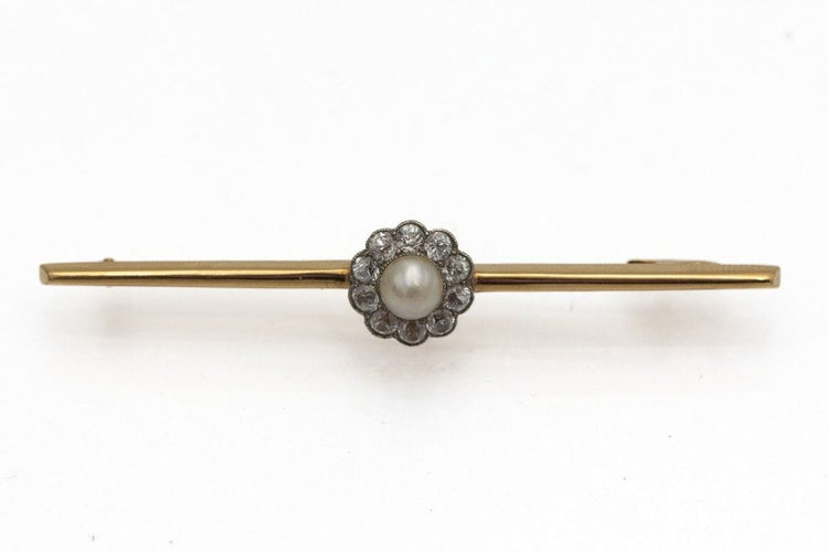 Broche Broche ancienne en or avec une perle et des saphirs blancs, Suède, vers 1920. 58 Facettes 9114