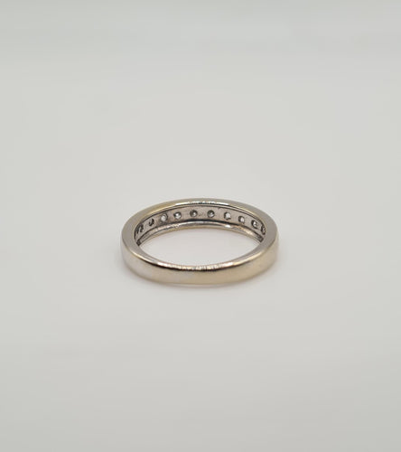 Bague 49 Alliance or blanc sertie de diamants naturels 58 Facettes