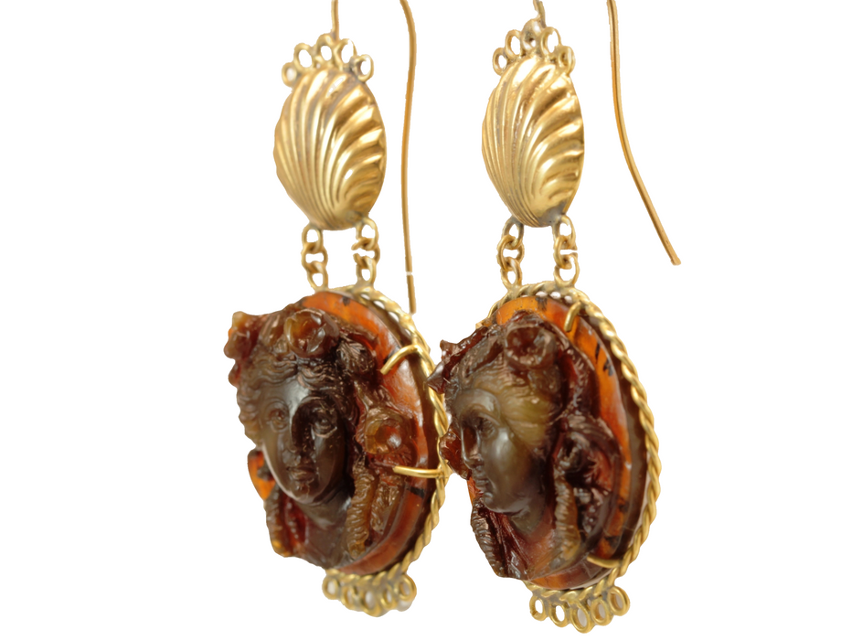 Boucles d'oreilles en or avec camées en écaille de tortue antiques