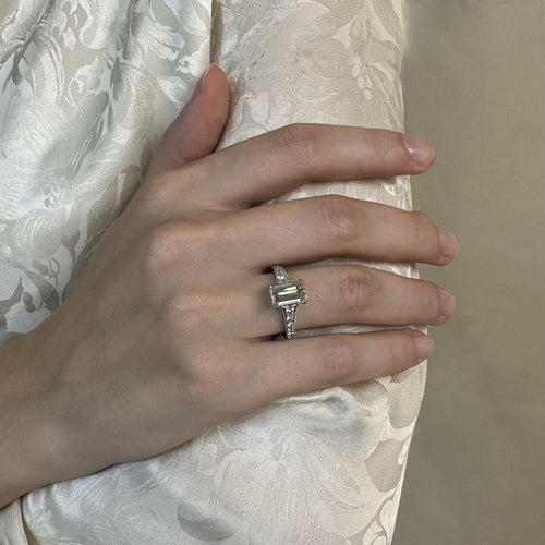 Bague 52 Solitaire en or gris 18 Cts - Diamant taille emeraude 1,51 ct F-VVS2 certifie HRD - Taille 52 58 Facettes FB09091-FB09120