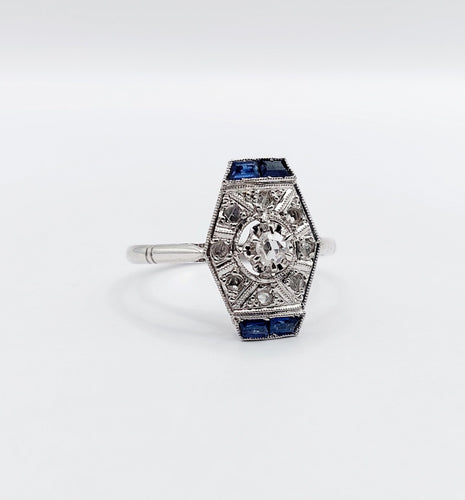 Bague 53.5 Bague marquise art deco or blanc 18k et platine ornée de diamants taille roses et de saphir calibrés dans une monture géométrique 58 Facettes A04976