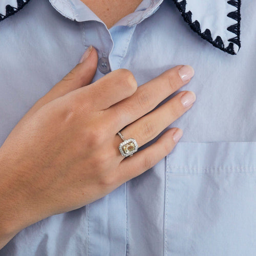 Bague 51 Bague Style Art Déco diamants et saphir jaune 58 Facettes