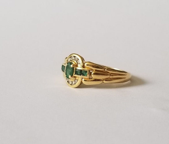 Bague 57 Bague or jaune 18k - Diamants et émeraudes 58 Facettes