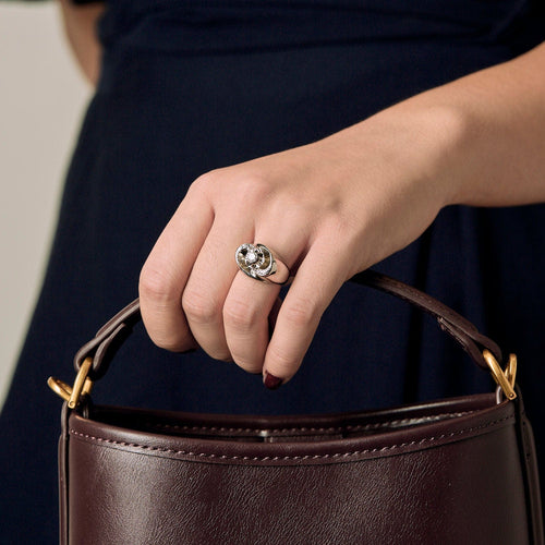 Bague 51 Bague en or gris et diamants 58 Facettes GU173