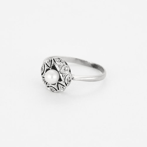 Bague 52 Fine bague de jeune fille en or blanc, perle et roses diamantées 58 Facettes FOU11502