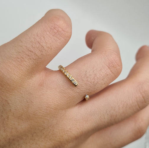 Bague 56 Bague or jaune sertie de diamants 58 Facettes