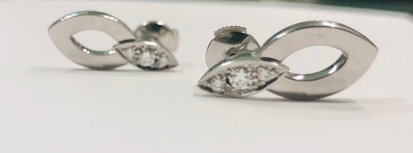 Boucles d'oreilles Cartier Diadea or blanc et diamants