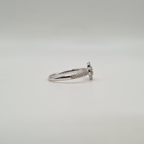 Bague 53 Bague fleur or blanc sertie de diamants 58 Facettes