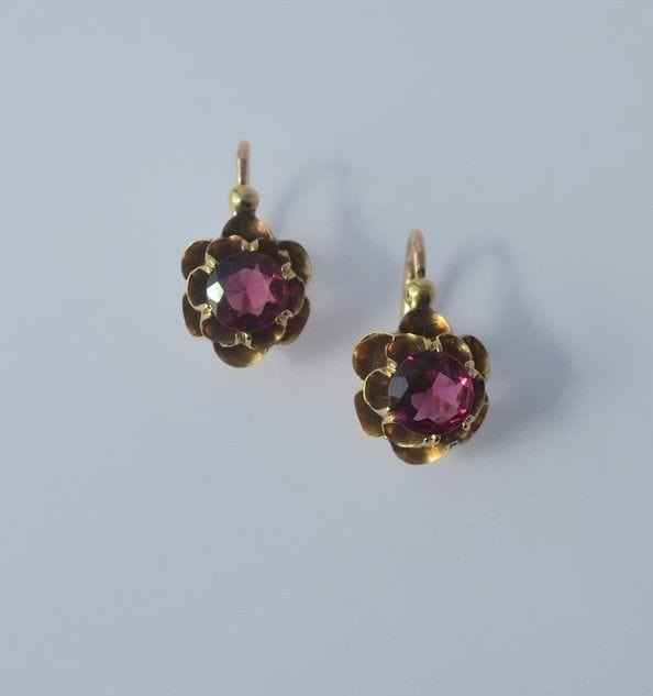 Boucles d'oreilles Boucles d’oreilles dormeuses anciennes or et grenat rhodolite 58 Facettes