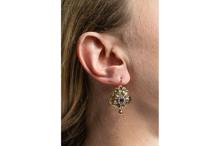 Boucles d'oreilles Boucles d'oreilles pendantes en or jaune Biedermeier 58 Facettes 10842