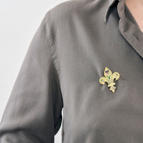 Broche Broche fleur de Lys, or jaune, émail, diamants, saphir et rubis 58 Facettes LIS1811