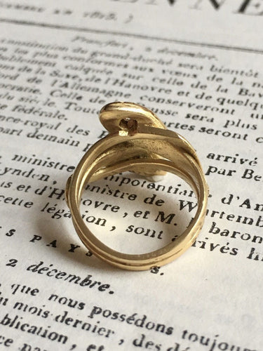 Bague 51 Bague ancienne en or jaune 18K représentant deux serpents 58 Facettes