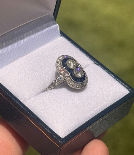 Bague 52 Bague de style Art Déco en platine avec diamants et saphirs 58 Facettes