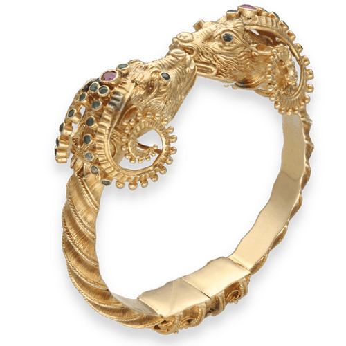 Bracelet Bracelet jonc Zolotas "Tetes de Belier" en or jaune 18K avec emeraudes, saphirs et rubis - 73,30 g 58 Facettes FB10527