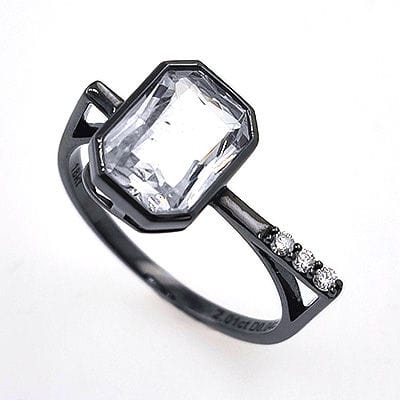 Bague Bague en or noir, saphir et diamant. 58 Facettes 67599373