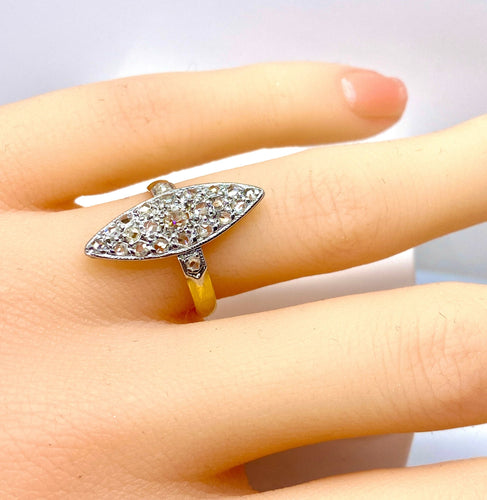 Bague 50 Bague marquise en or jaune et diamants, vers 1900 58 Facettes AB653