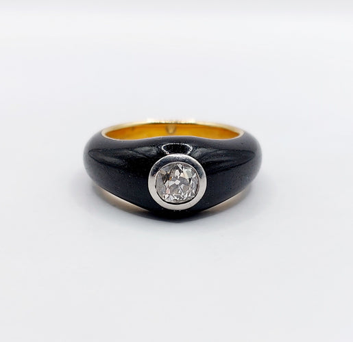 Bague jonc or jaune, émail noir et diamant taille ancienne 0,45 carats (circa 1920)