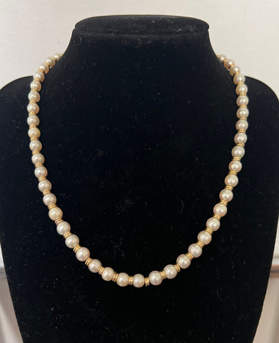 Collier perles de Culture Akoya anneaux et fermoir or jaune - 42,5 Cm