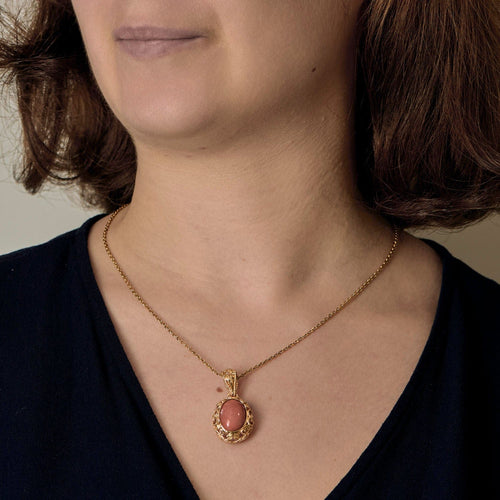 Pendentif Pendentif en or jaune et cabochon de corail 58 Facettes ENG11064X2