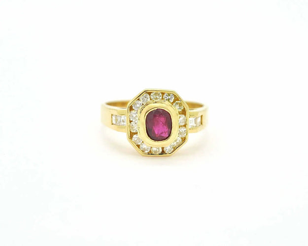 Bague Bague en or jaune avec rubis birman de 0,50 ct et diamants 58 Facettes 10292