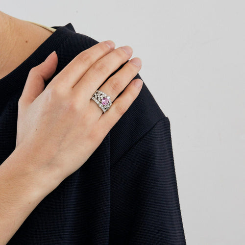 Bague 55 Bague bandeau en platine, saphir rose et diamants 58 Facettes