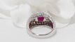Bague 57 Bague Jonc en or blanc, rubis ovale et diamants 58 Facettes F4832
