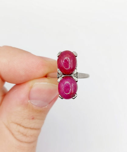 Bague 52 Bague Art Déco Platine et 6,70 carats cabochon rubis et diamant triangle (1950) 58 Facettes A05019