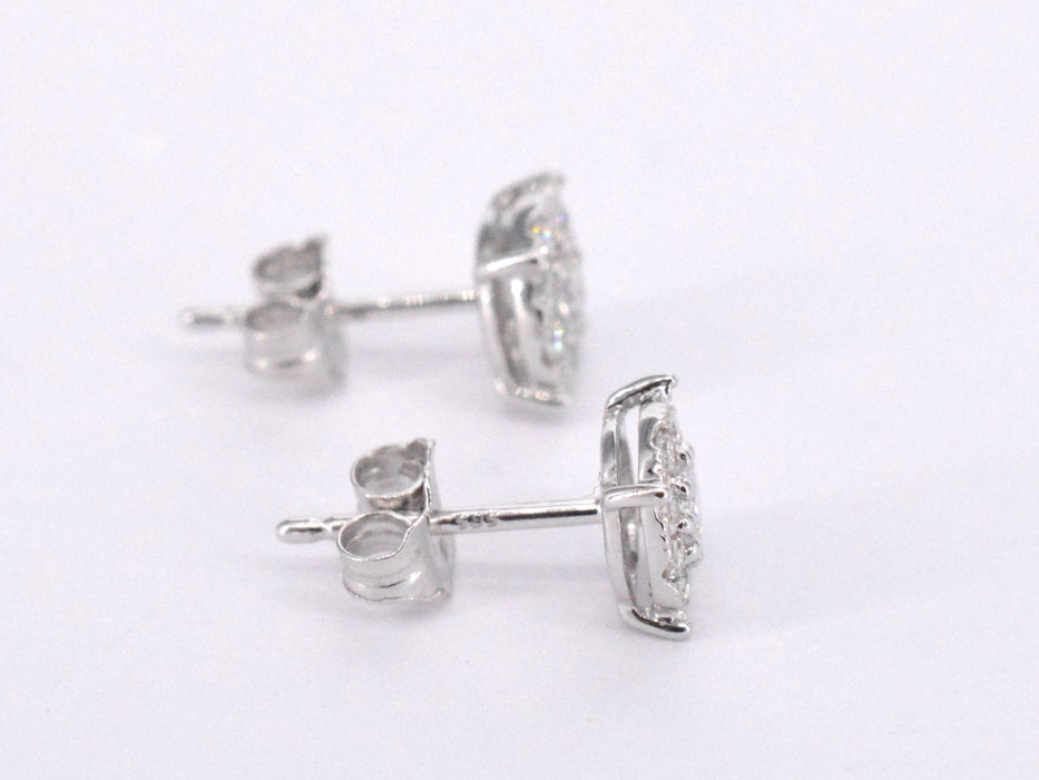 Boucles d'oreilles Boucles d'oreilles en or blanc avec diamants taille brillant 58 Facettes 2075