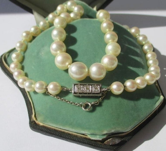 Collier Collier de grosses perles de culture Akoya Fermoir or blanc et Diamants 58 Facettes