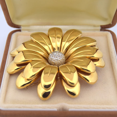 Broche Spilla a fiore en or jaune 18k et diamants 58 Facettes SP39