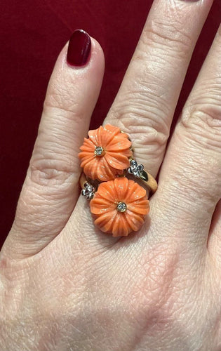Bague 55 Bague or jaune, fleurs corail et brillants 58 Facettes 7245 A