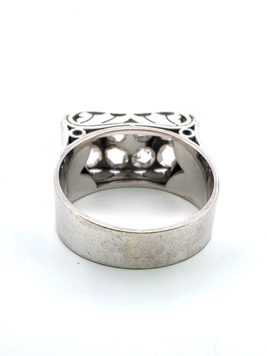 Bague 64 Bague en or blanc avec diamants roses en motif damier 58 Facettes