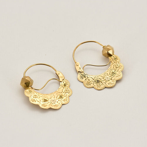 Boucles d'oreilles Paire de créoles savoyardes anciennes en or trois tons 58 Facettes MB5