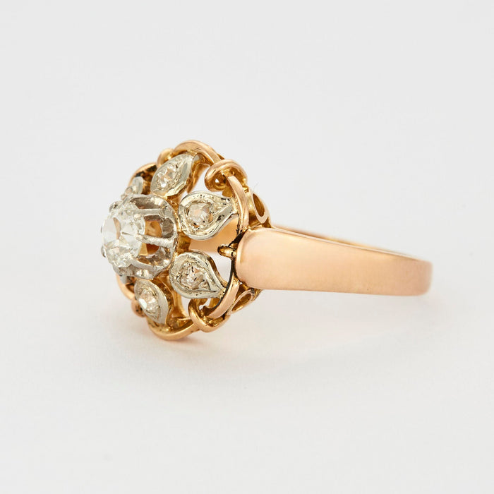 Bague motif floral sertie de diamants