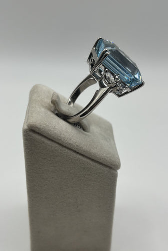 Bague 54 Bague aigue-Marine diamants 58 Facettes