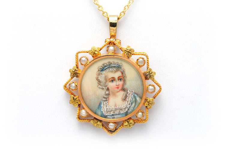 Pendentif Pendentif Napoléon III or jaune, perles et miniature sur nacre 58 Facettes 22021