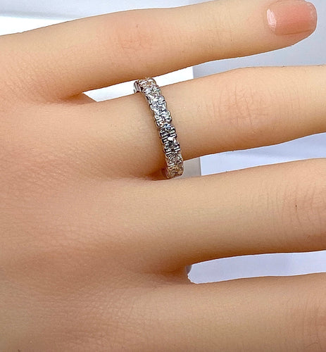 Bague 49 Alliance en platine sertie de 19 diamants 58 Facettes AB589