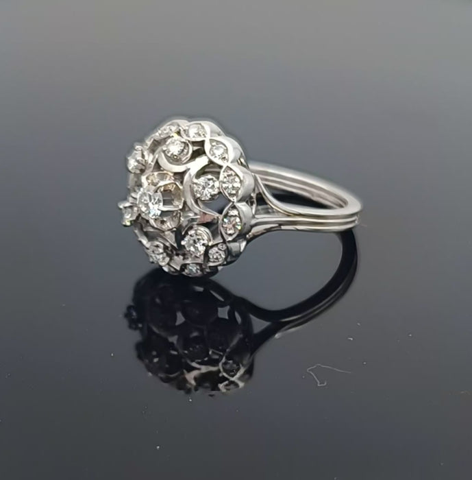 Bague vintage en platine ornée de diamants