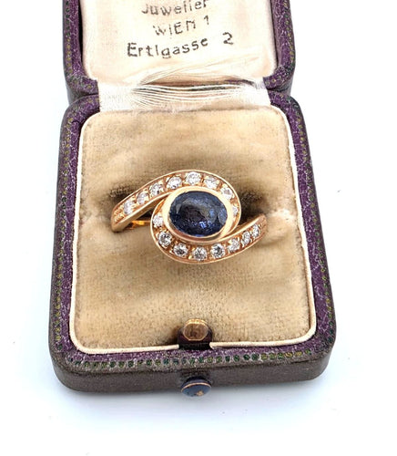 Bague 55 Bague en or jaune massif avec saphir central et diamants environnants 58 Facettes