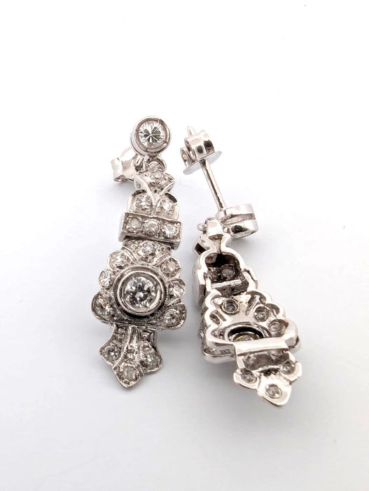 Boucles d'oreilles Boucles d'oreilles en or blanc 18 carats avec diamants 58 Facettes