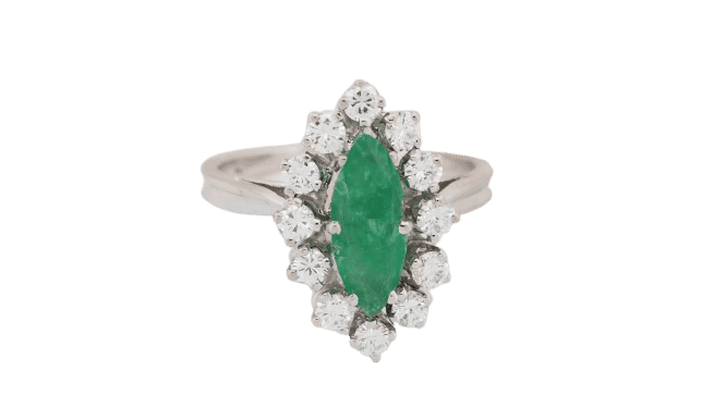 Bague 53 Bague marquise en or blanc, émeraude et diamants 58 Facettes 33052
