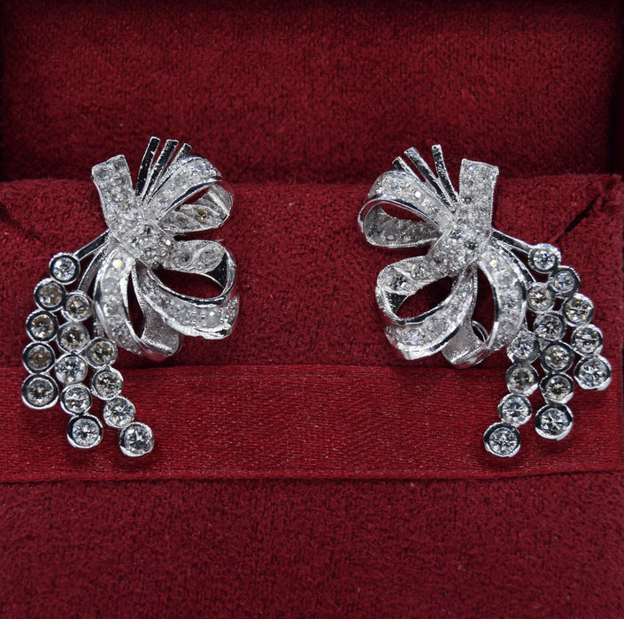 Boucles d'oreilles Boucles d'oreilles noeud diamants en or blanc 58 Facettes