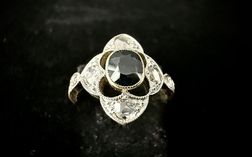 Bague 50 Bague Art Nouveau or et platine sertie d'un saphir et de roses de diamant 58 Facettes