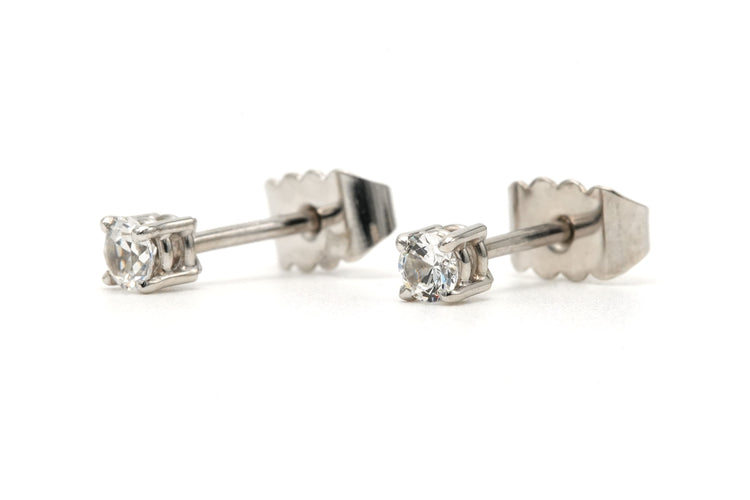Boucles d'oreilles - Contemporaines serties de diamants en or blanc 18 carats