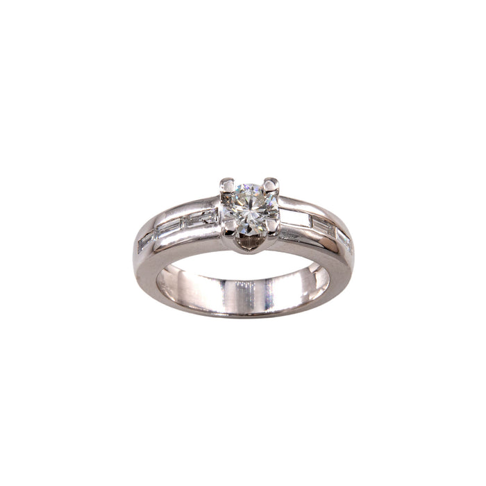 Bague or blanc diamants baguettes et diamant rond